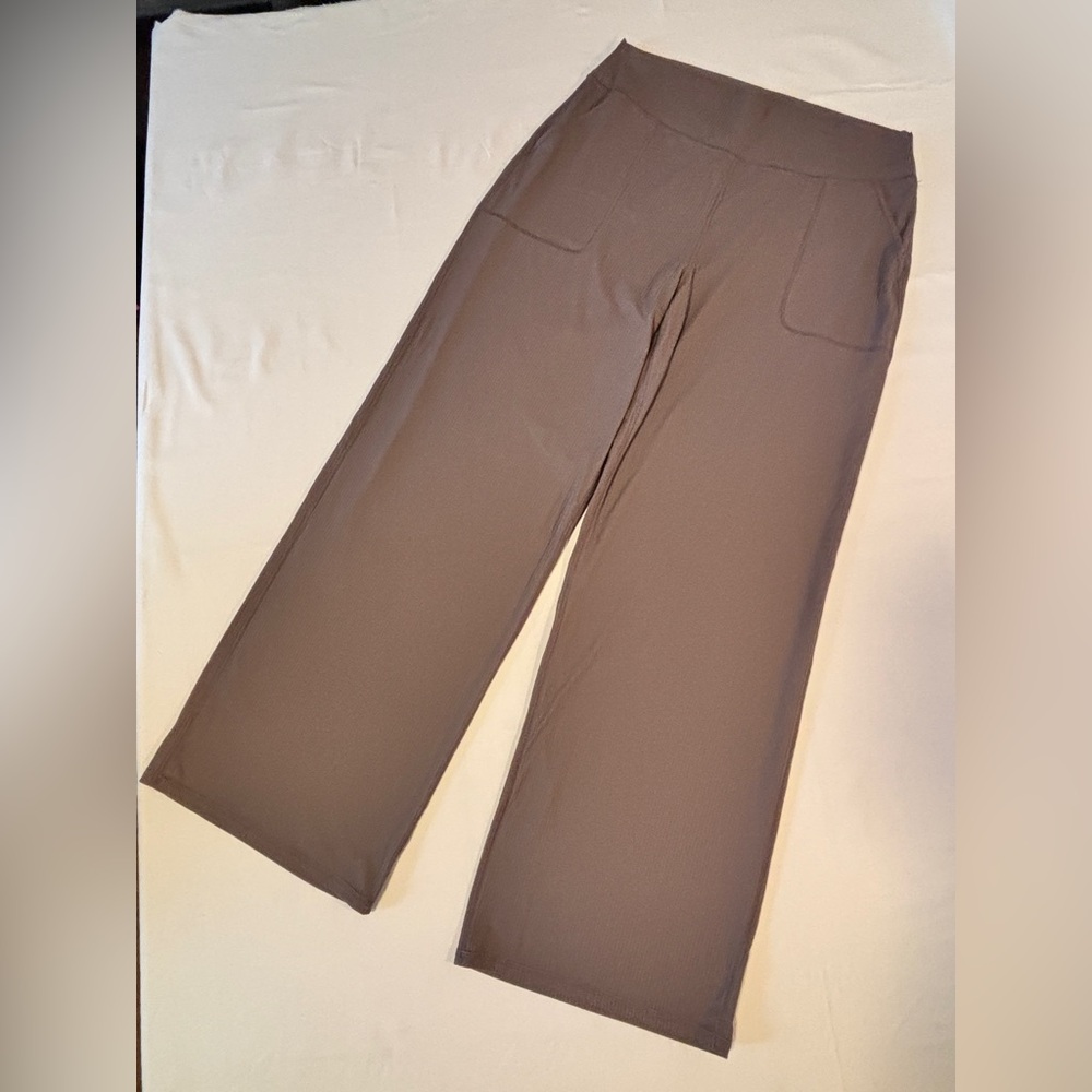 Women's Wide-Leg Mauve Ribbed Yoga Pants